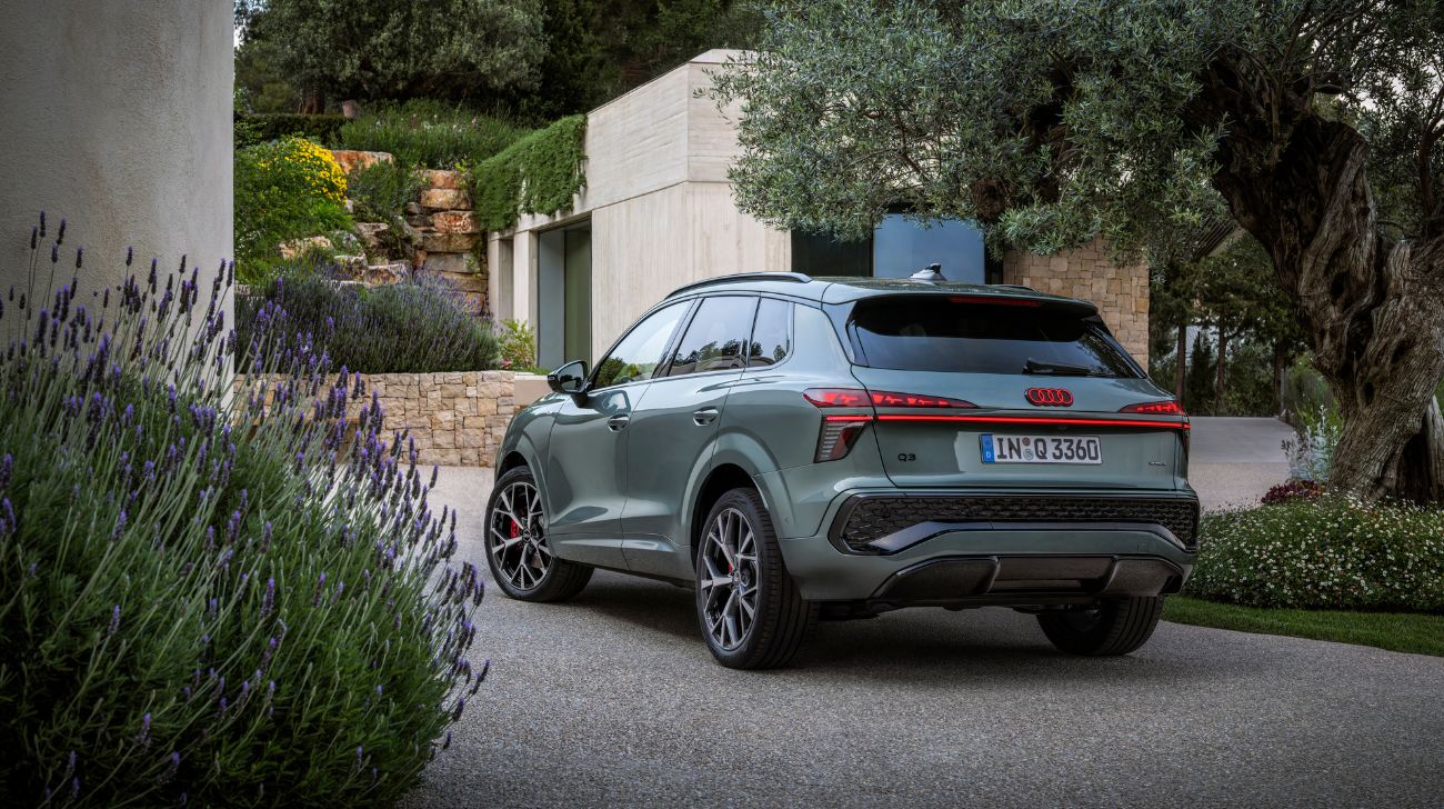 1750156132-Audi Q3 R